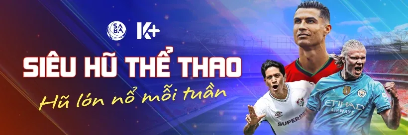 Quả bóng đá trên sân cỏ với ánh đèn sân vận động